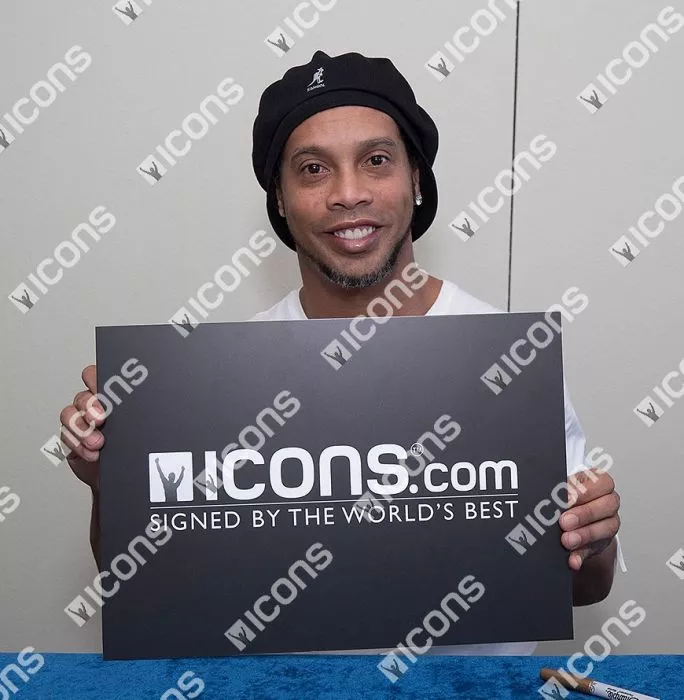 Icons Ronaldinho Official Paris Saint-Germain Signed Black Nike Tiempo Boot In Acrylic Case