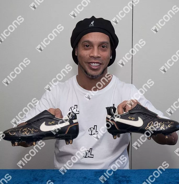 Icons Ronaldinho Signed And Paris Saint-Germain Framed Black Nike Ronaldinho Boot
