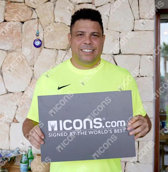 Icons Ronaldo Back Signed Brazil T-Shirt In Hero Frame: Option 1