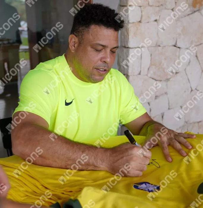 Icons Ronaldo Front Signed Brazil 1970 Home Shirt In Classic Frame