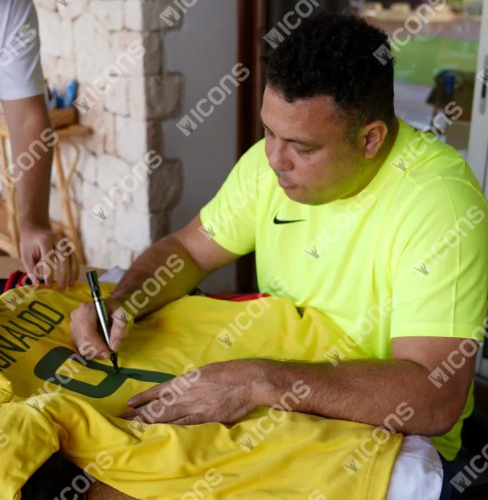 Icons Ronaldo Official FIFA World Cup™ Back Signed And Hero Framed Brazil 1970 Home Shirt With Fan Style Numbers