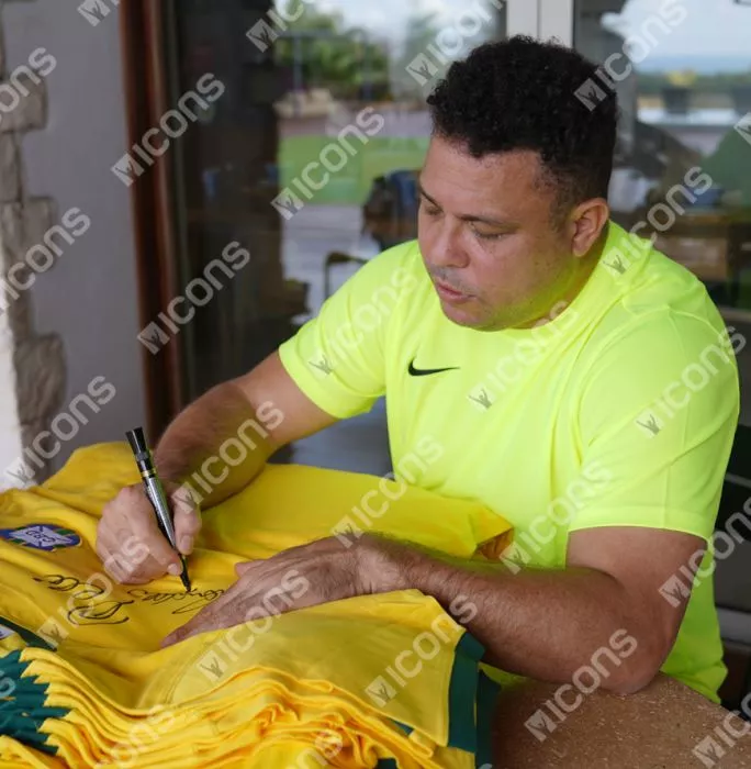 Icons Ronaldo & Pele Official FIFA World Cup™ Front Signed And Hero Framed Retro Brazil Home Shirt