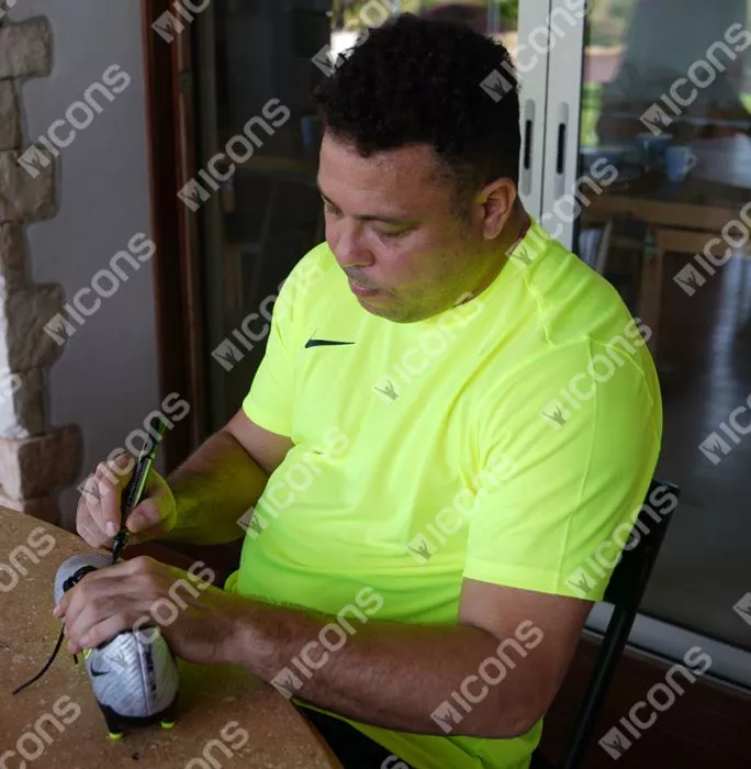 Icons Ronaldo Signed Silver Nike Mercurial Boot In Acrylic Case