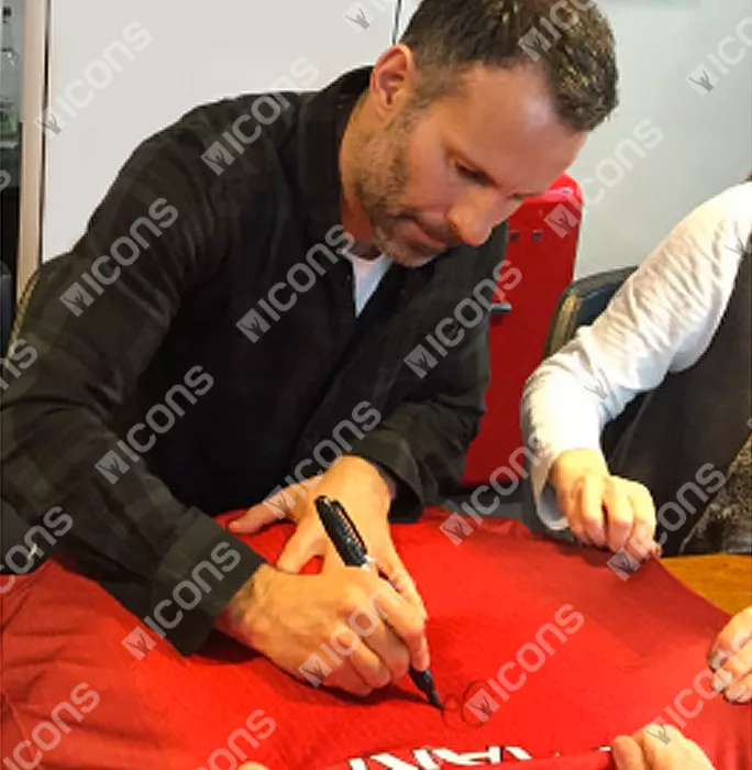 Icons Ryan Giggs Front Signed Manchester United 1996-98 Home Shirt In Classic Frame