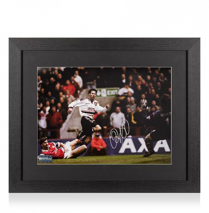 icons Ryan Giggs Signed Manchester United Photo In Black Wooden Frame: Iconic FA Cup Goal vs Arsenal