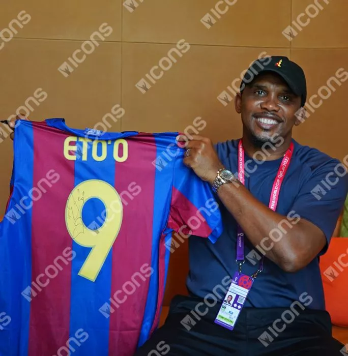Icons Samuel Eto’o Official FC Barcelona Back Signed And Framed Retro Home Shirt