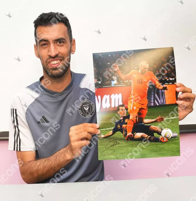 Icons Sergio Busquets Signed Spain Photo In Black Wooden Frame: FIFA World Cup Final