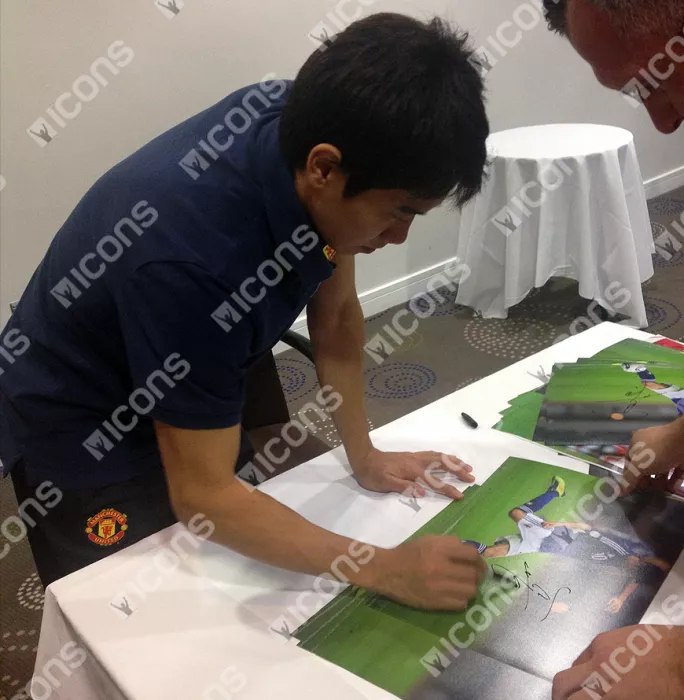Icons Shinji Kagawa Signed Japan Photo In Black Wooden Frame: Blue Samurai