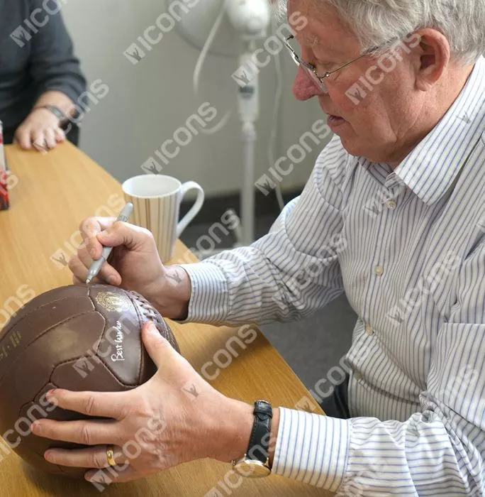 Icons Sir Alex Ferguson Signed Football: Retro Manchester United