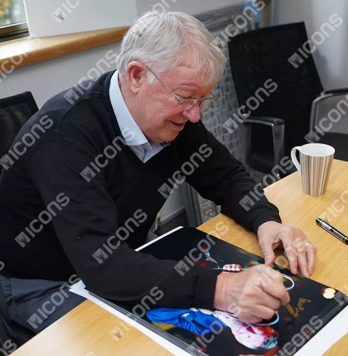 Icons Sir Alex Ferguson Signed Manchester United Photo In Premium Photo Frame: 2008 UEFA Champions League Winner