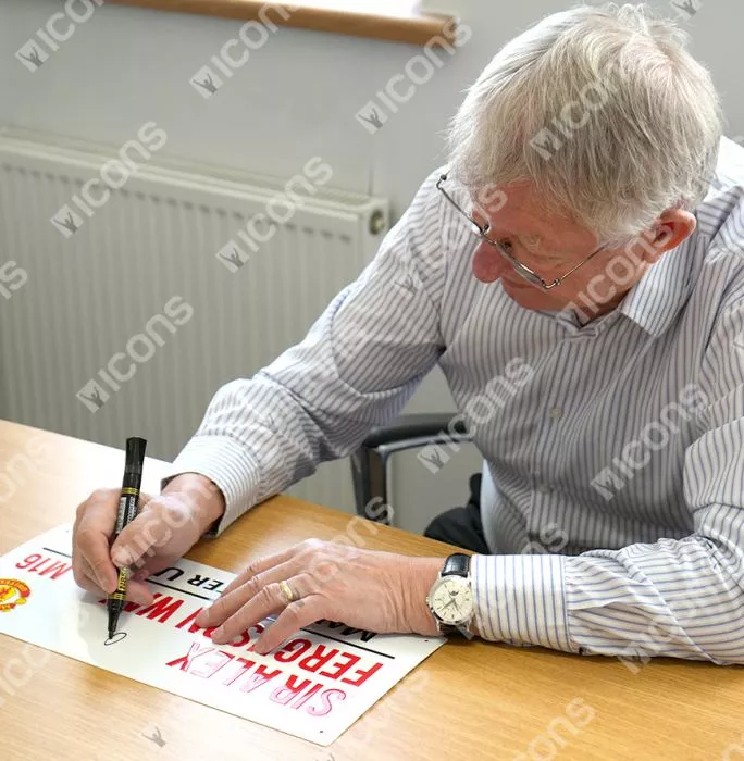 Icons Sir Alex Ferguson Signed Manchester United Street Sign: Sir Alex Ferguson Way
