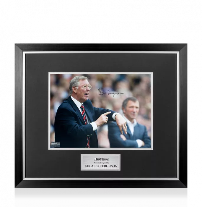 icons Sir Alex Ferguson Signed Photo In Premium Photo Frame: Fergie Time