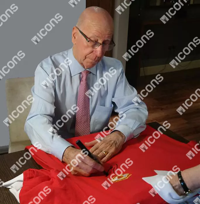 Icons Sir Bobby Charlton Front Signed Retro Manchester United Shirt In Classic Frame