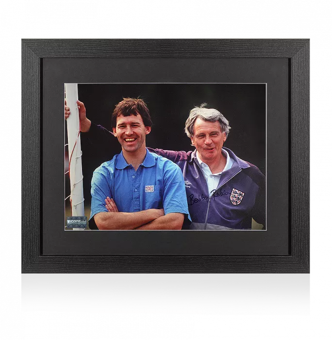 icons Sir Bobby Robson Signed England Photo In Black Wooden Frame: National Treasure