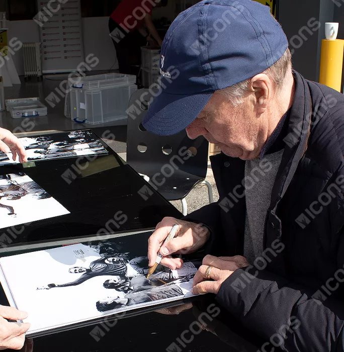 Icons Sir Geoff Hurst Gold Signed England Photo In Black Wooden Frame: 1966 FIFA World Cup Winner