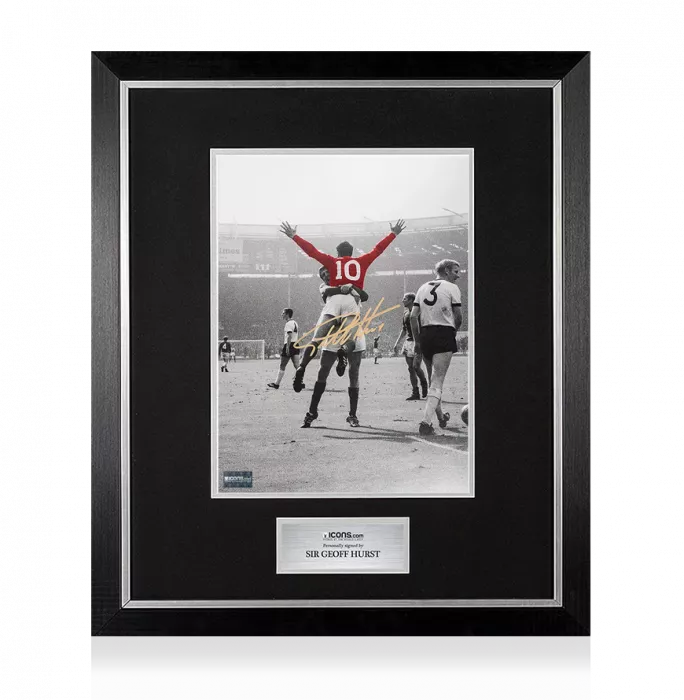 icons Sir Geoff Hurst Gold Signed England Photo In Premium Photo Frame: Hat-Trick Hero