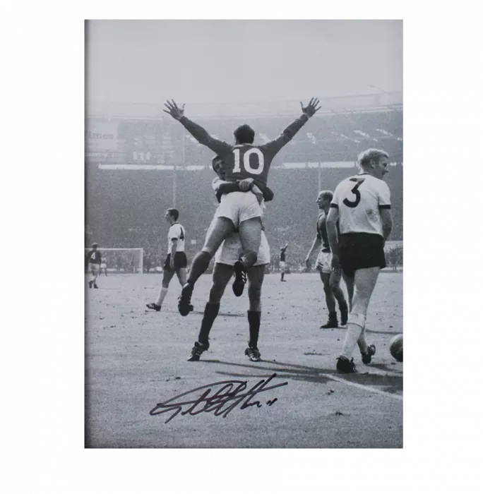 Icons Sir Geoff Hurst Signed England Photo In Black Wooden Frame: 1966 World Cup Final Celebration