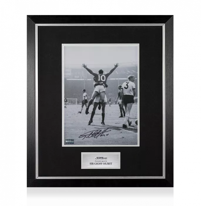 icons Sir Geoff Hurst Signed England Photo In Premium Photo Frame: 1966 World Cup Final Celebration