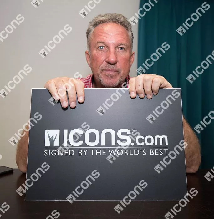 Icons Sir Ian Botham Signed Photo In Black Wooden Frame: Dressing Room Cigar Break
