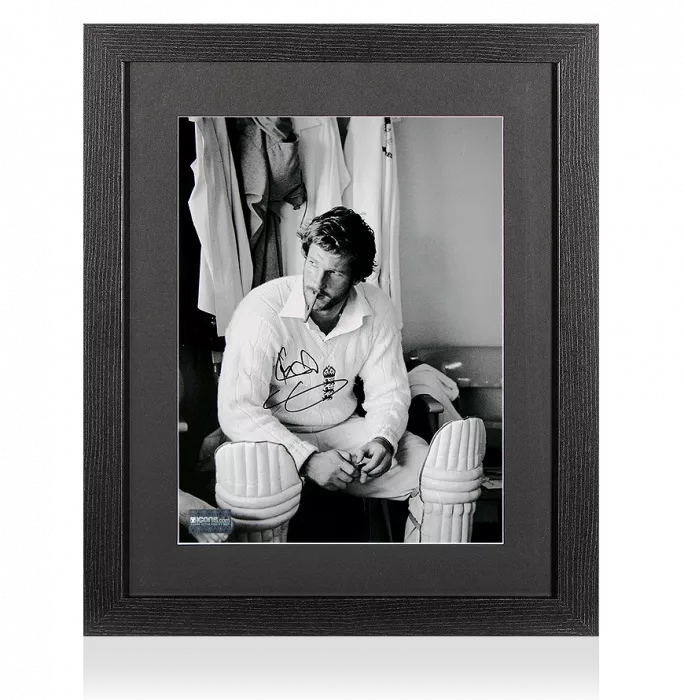 icons Sir Ian Botham Signed Photo In Black Wooden Frame: Dressing Room Cigar Break