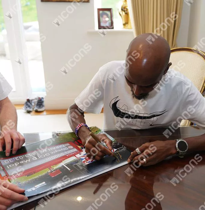 Icons Sir Mo Farah Signed Photo In Black Wooden Frame: Rio 2016 Men's 5 000m Gold
