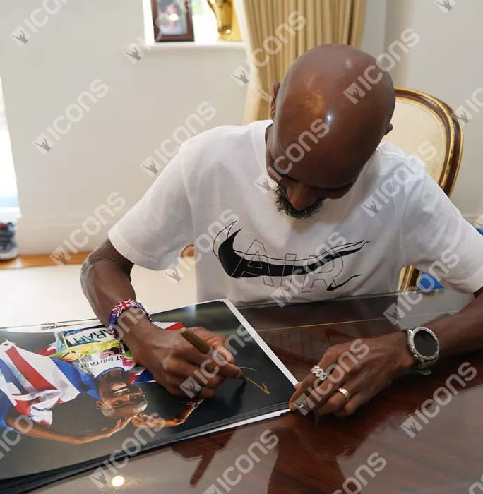 Icons Sir Mo Farah Signed Photo In Premium Photo Frame: MoBot