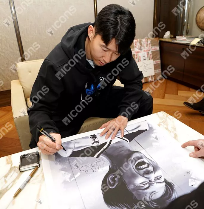 Icons Son Heung-min Signed And Framed MurWalls Limited Edition Graffiti Art - Black & White Celebration