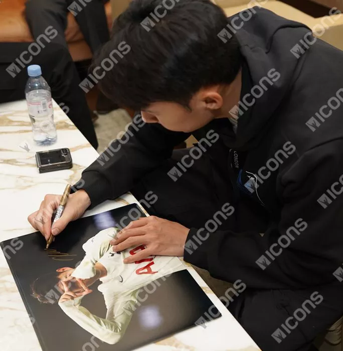Icons Son Heung-min Signed Tottenham Hotspur Photo In Premium Photo Frame: Goal Vs Arsenal