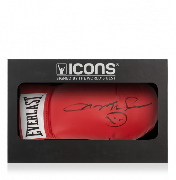 icons Sugar Ray Leonard Signed Red Boxing Glove In Deluxe Packaging