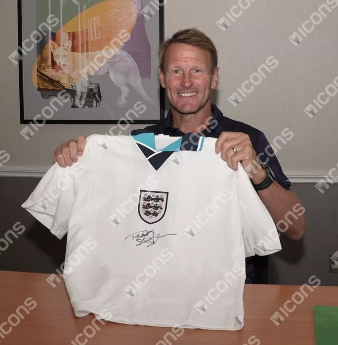 Icons Teddy Sheringham Front Signed England 1996 Home Shirt In Hero Frame: Option 1