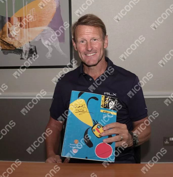 Icons Teddy Sheringham Signed And Framed Programme: 1999 UEFA Champions League Final