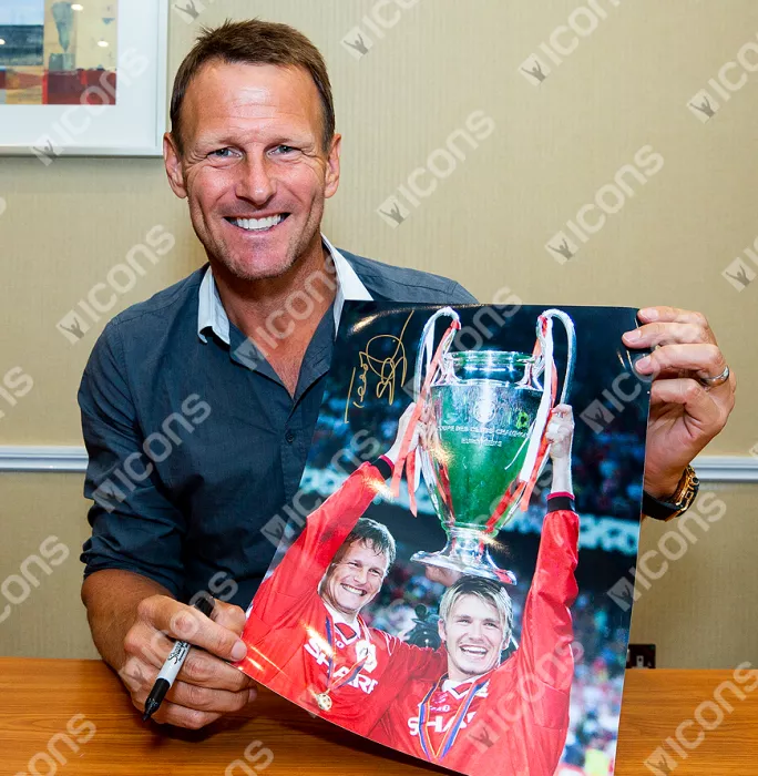 Icons Teddy Sheringham Signed Manchester United Photo In Black Wooden Frame: 1999 UEFA Champions League Winner
