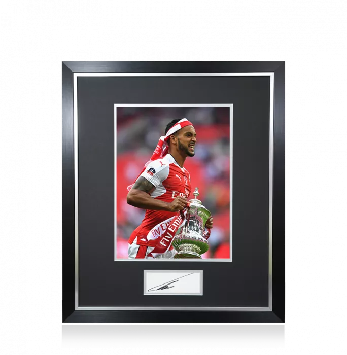 icons Theo Walcott Signed Plaque and Photo Frame: Arsenal Legend