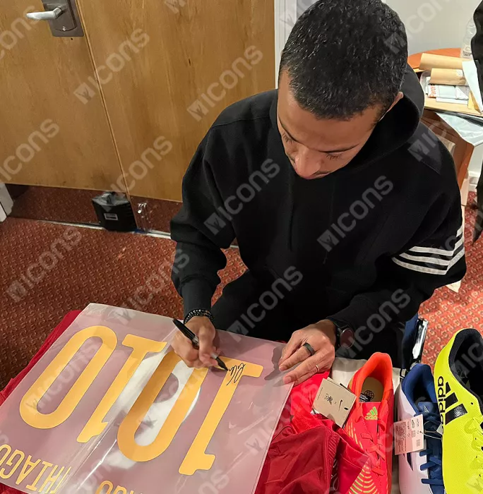 Icons Thiago Alcantara Back Signed Spain 2020-21 Home Shirt In Classic Frame