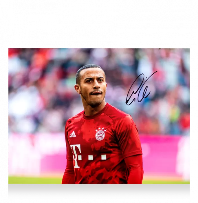 Icons Thiago Alcantara Signed FC Bayern Munich Photo: Bayern Star