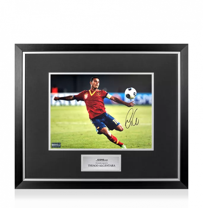 icons Thiago Alcantara Signed Spain Photo In Premium Photo Frame: La Roja Star