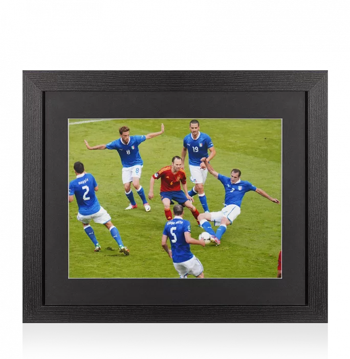 Icons UNSIGNED Andres Iniesta Photo In Black Wooden Frame: In Action Spain Vs Italy