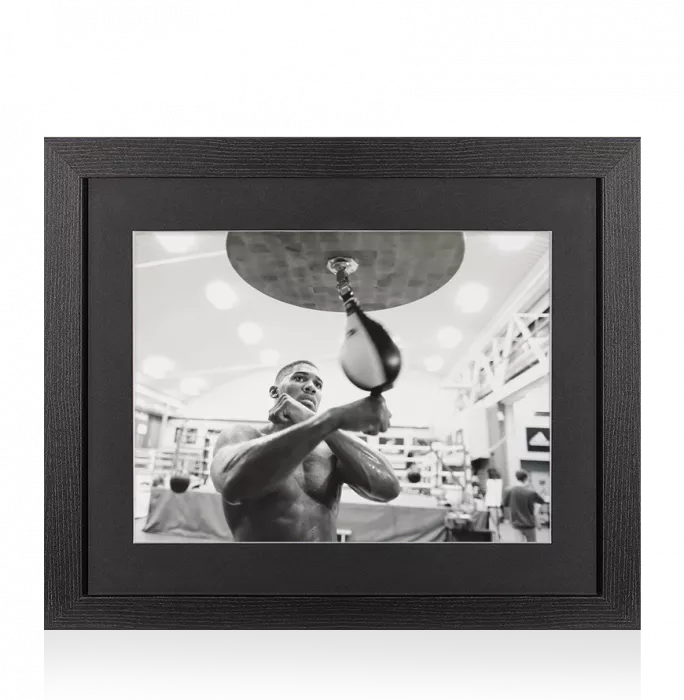 Icons UNSIGNED Anthony Joshua Photo In Black Wooden Frame: Black & White Training