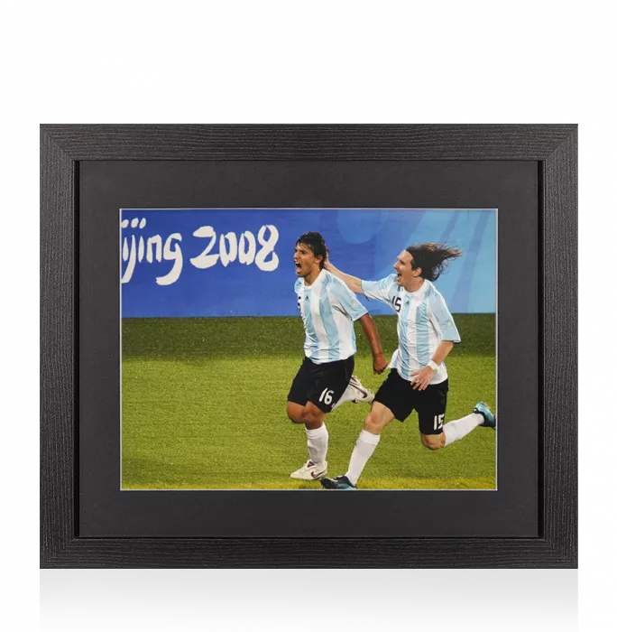 icons UNSIGNED Sergio Aguero Photo In Black Wooden Frame: Argentina Celebration with Lionel Messi