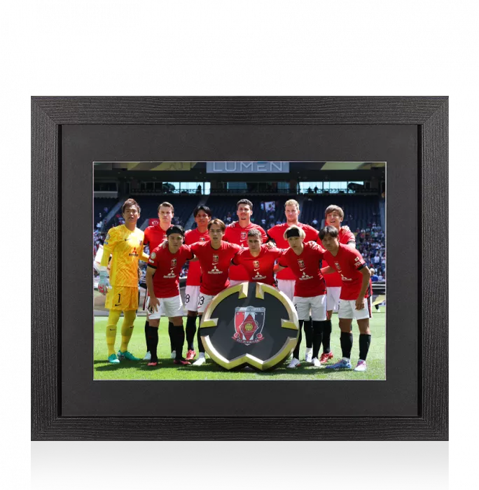 Icons UNSIGNED Urawa Red Diamonds Photo In Black Wooden Frame: 2025 FIFA Club World Cup Squad