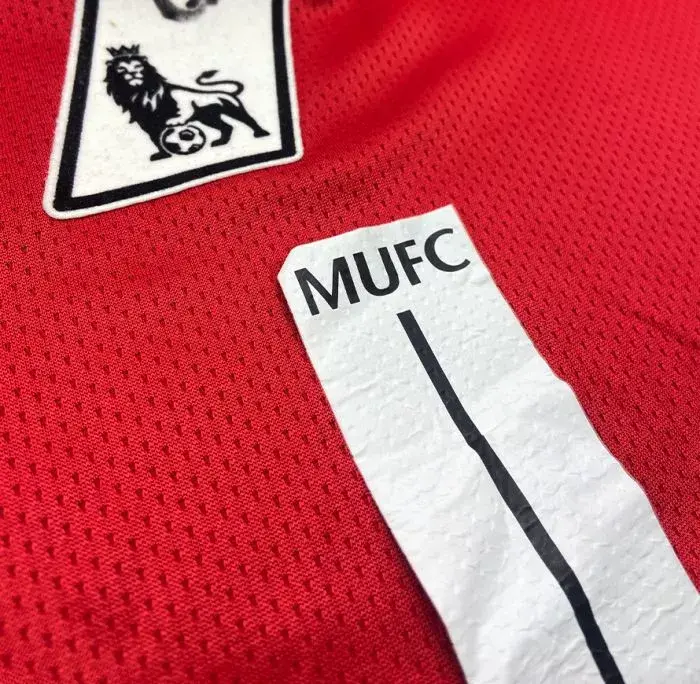 Icons WAREHOUSE SECONDS Cristiano Ronaldo Back Signed Manchester United 2007-09 Home Shirt - Grade C