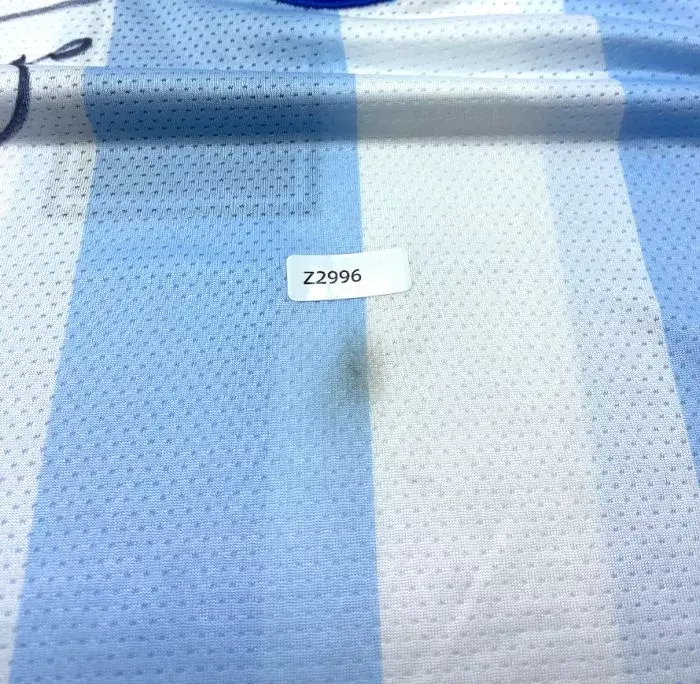 Icons WAREHOUSE SECONDS Diego Maradona Front Signed Retro Le Coq Sportif Argentina Home Shirt - Grade C