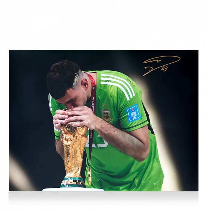 icons WAREHOUSE SECONDS Emiliano Martinez Signed Argentina Photo: 2022 FIFA World Cup Winner - Grade A