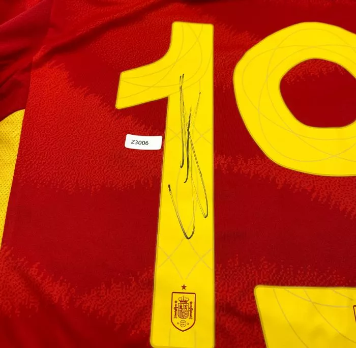 Icons WAREHOUSE SECONDS Lamine Yamal Back Signed Spain 2024 Home Shirt - Grade C