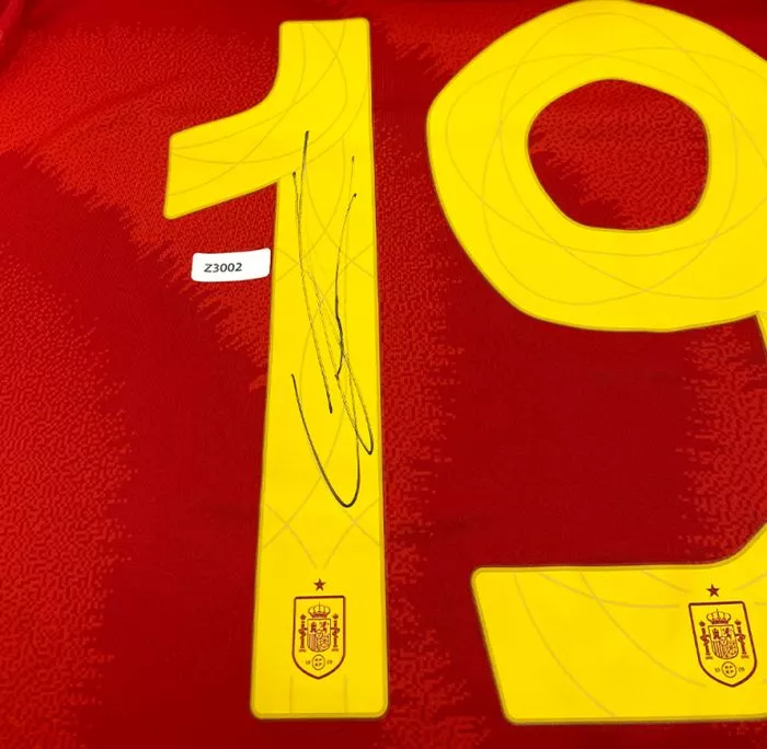 Icons WAREHOUSE SECONDS Lamine Yamal Back Signed Spain 2024 Home Shirt - Grade C