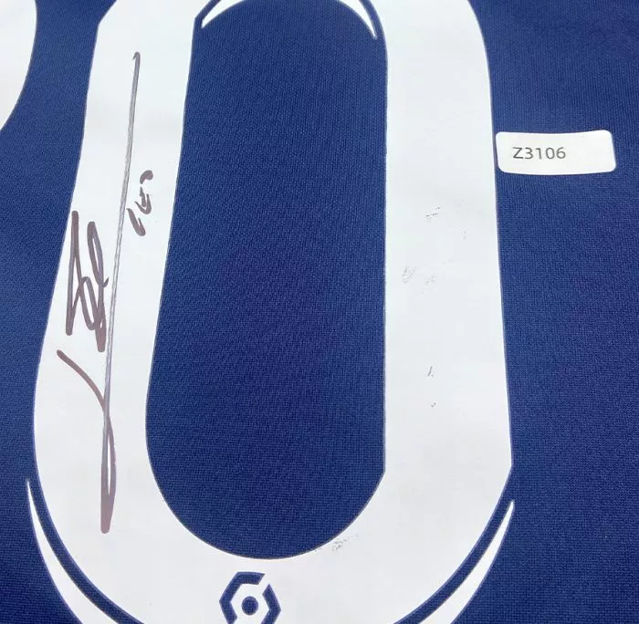 Icons WAREHOUSE SECONDS Lionel Messi Back Signed Paris Saint-Germain 2021-22 Home Shirt - Grade B