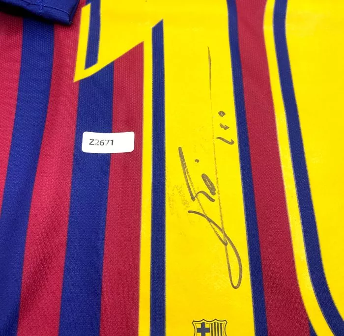 Icons WAREHOUSE SECONDS Lionel Messi Official Back Signed FC Barcelona 2018-19 Home Shirt - Grade D