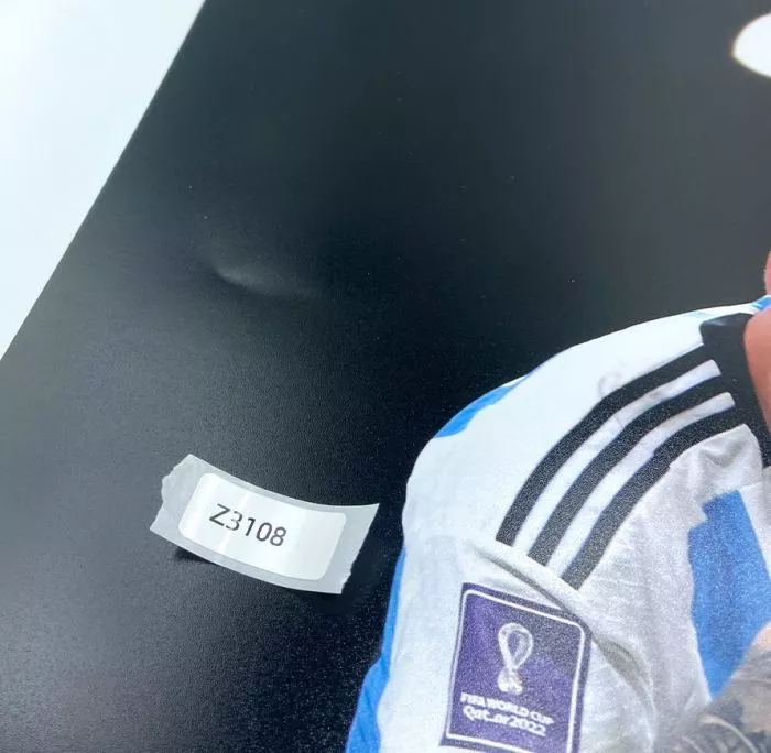 Icons WAREHOUSE SECONDS Lionel Messi Signed Argentina Photo: 2022 FIFA World Cup Winner - Grade A