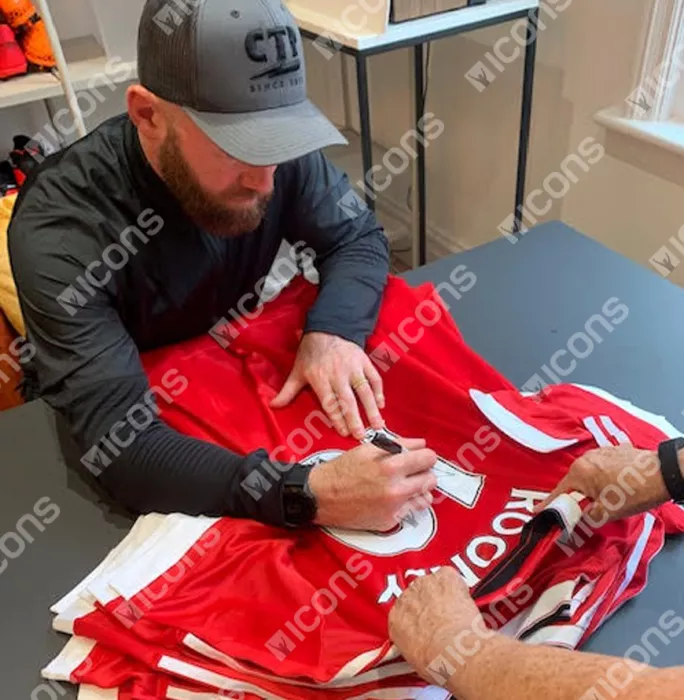 Icons Wayne Rooney Signed Manchester United 2015-16 Home Shirt In Classic Frame: Player Issue Edition