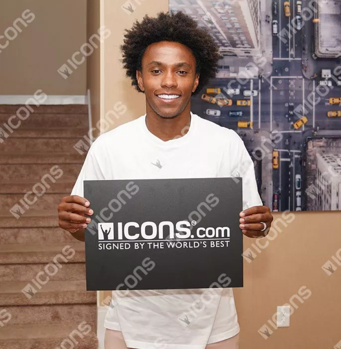 Icons Willian Back Signed Brazil 2022-23 Home Shirt